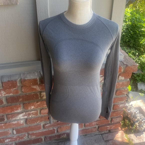 Lululemon Swiftly Tech Long-Sleeve Shirt 2.0 in Grey Size: 6 - Picture 6 of 10